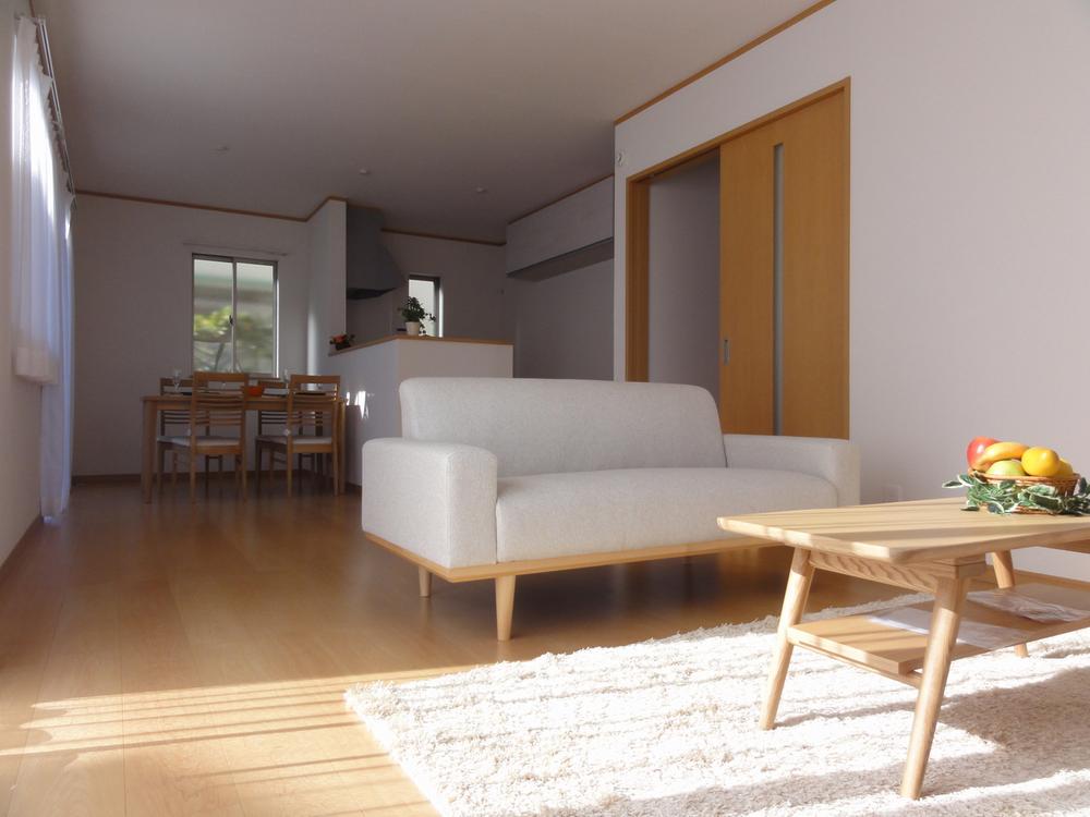 Living. Indoor (12 May 2013) Shooting  South-facing bright LDK17.75 Pledge