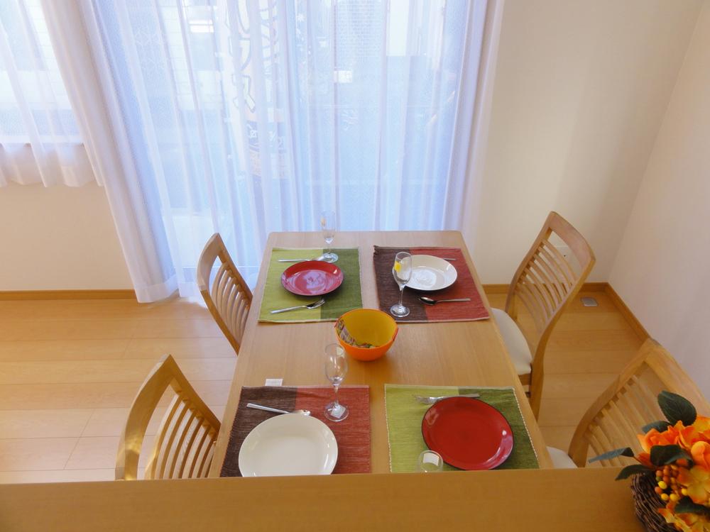 Living. Mom Looking At Dishes delicious while looking at the face of your family ...