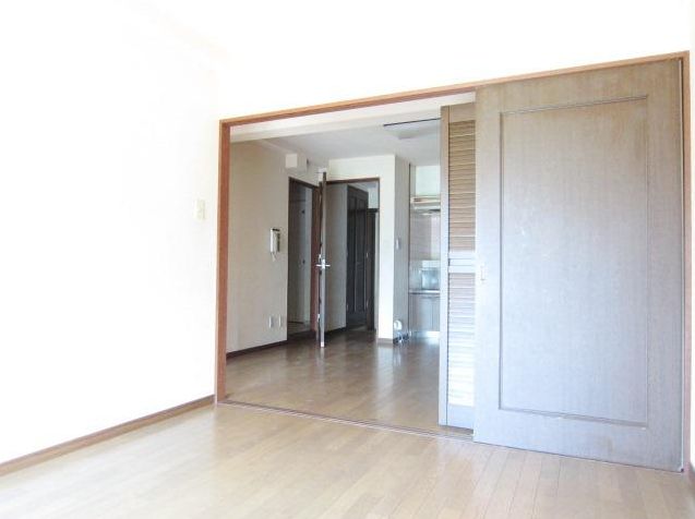 Living and room. Separate reference is a picture