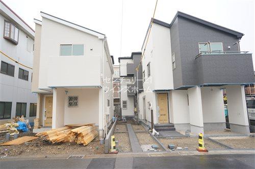 Local appearance photo. Building 3