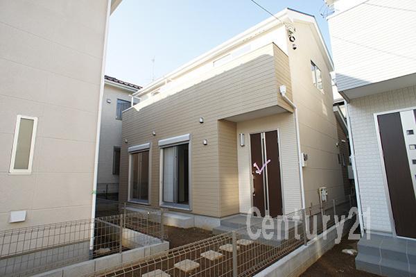 Local appearance photo. Building 2