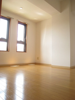 Other room space. Western-style facing the Western-style 9.5 Pledge balcony