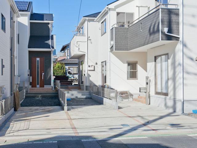 Other local. ● 2 Building