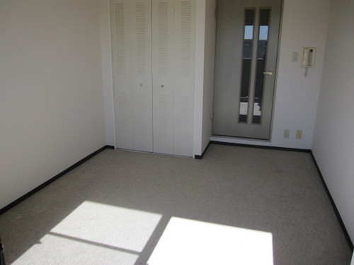 Living and room. Western-style (about 6.1 tatami mats)