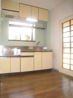 Kitchen.  ☆ Bright kitchen with a window ☆