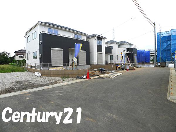 Local photos, including front road. 10 / 4 shooting