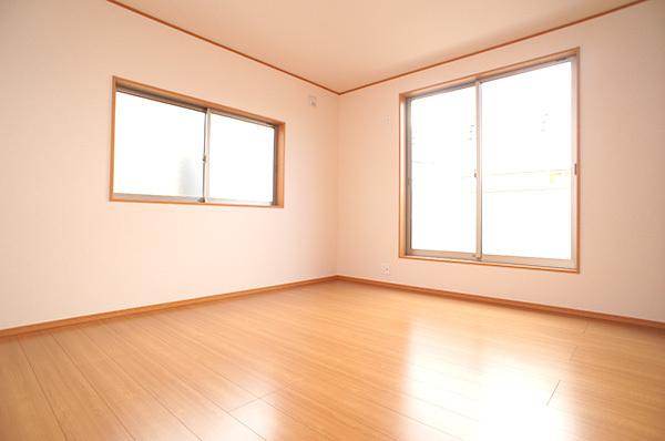 Non-living room. 1 Building