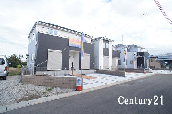 Local photos, including front road. 11 / 12 shooting