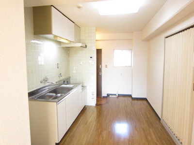 Kitchen. Easy to move the kitchen