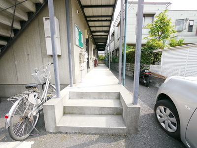 Other common areas. Shared passage