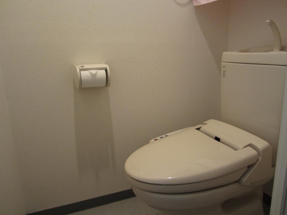 Toilet. Toilet (November 2013) Shooting