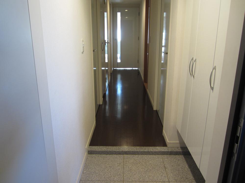 Non-living room. Indoor corridor (November 2013) Shooting