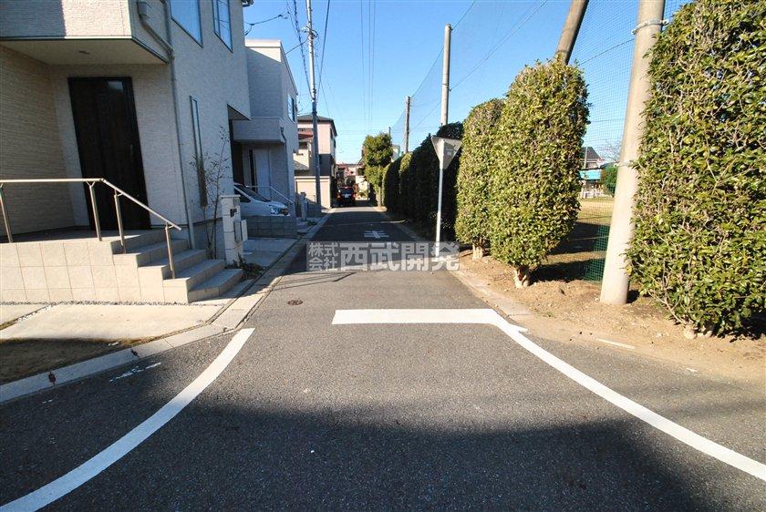 Local photos, including front road. Local (12 May 2013) Shooting