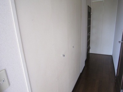 Entrance. There is housed in the entrance!