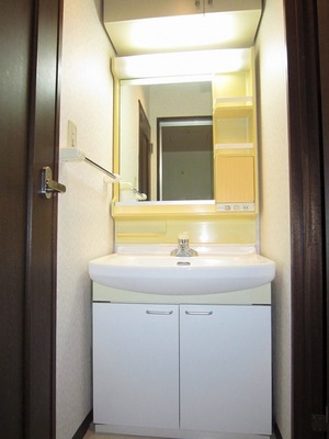 Washroom. You can also apply a towel!