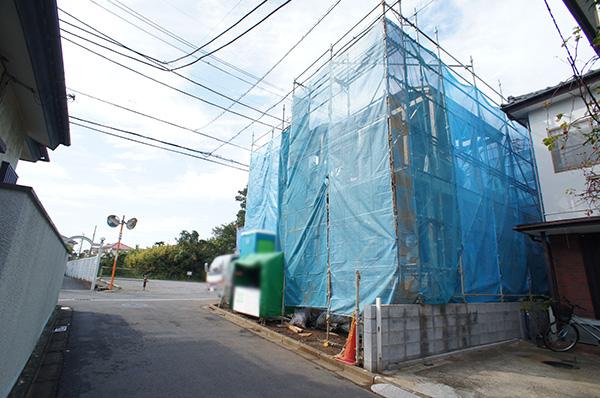 Local photos, including front road. Local (10 May 2013) Shooting 