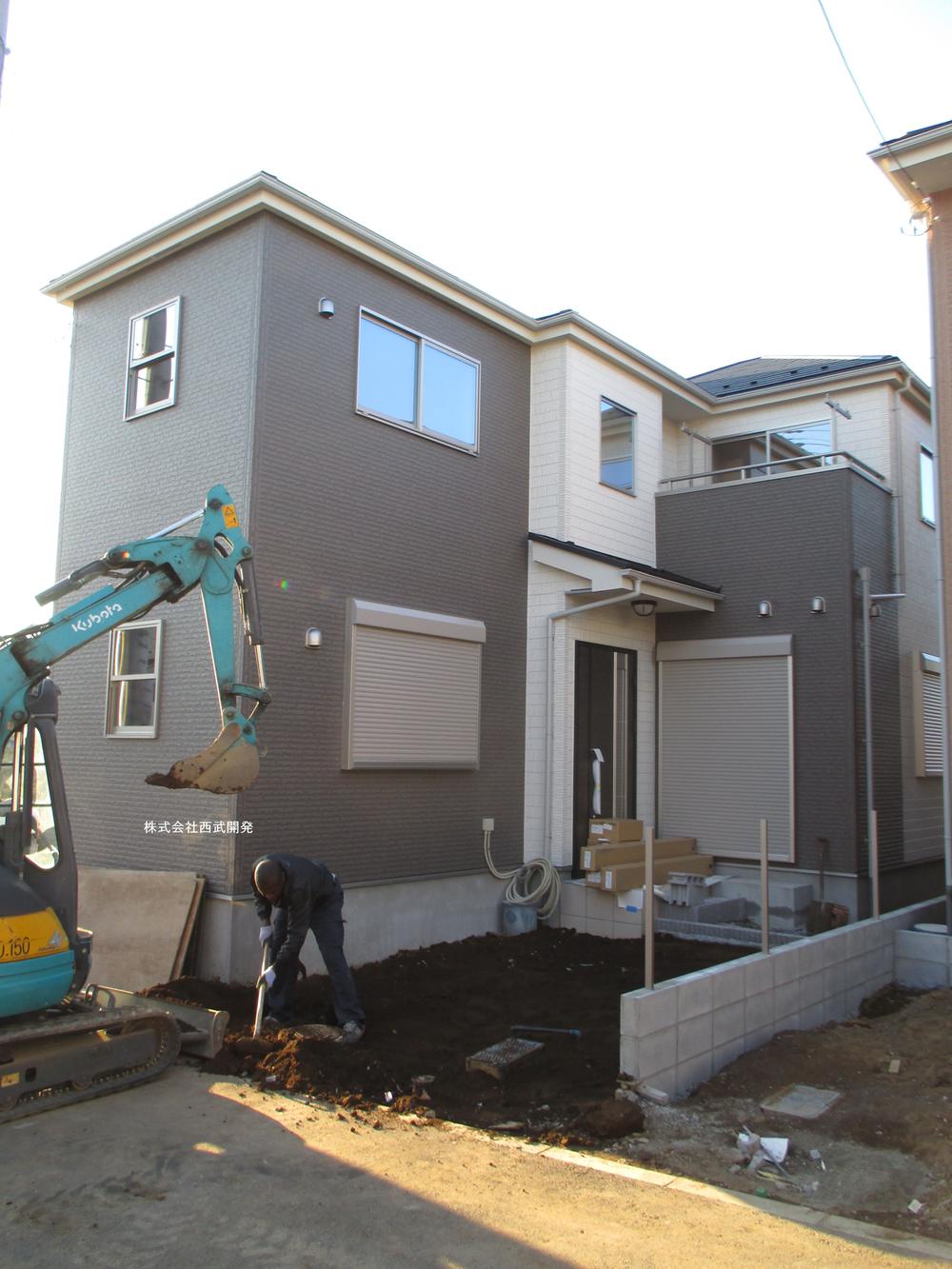 Local appearance photo. Local (11 May 2013) Shooting