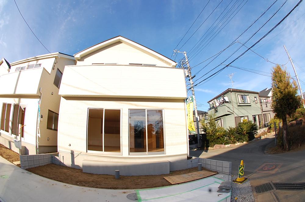 Local appearance photo. D Building