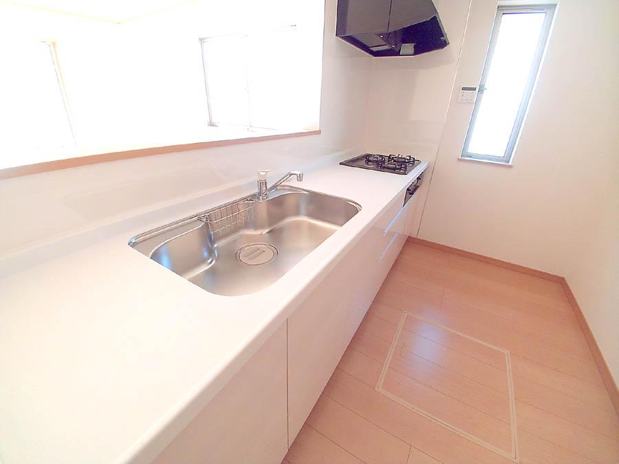 Kitchen. Was building completed. Such as the actual image from per yang, We have to wait all the time so you can see directly. . 