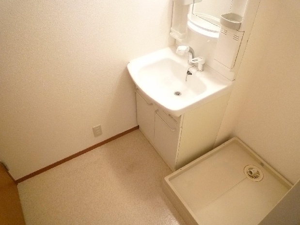 Washroom. Vanity is equipped