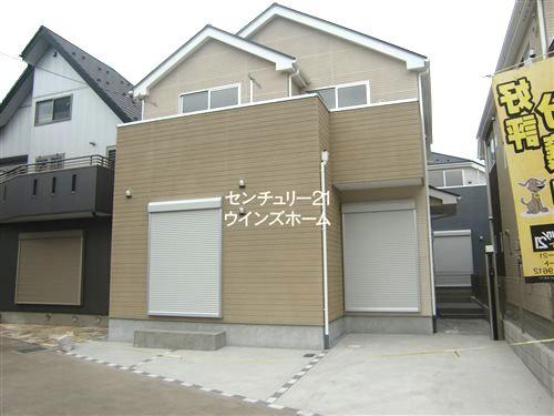 Local appearance photo. 4 Building