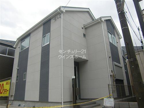 Local appearance photo. 1 Building