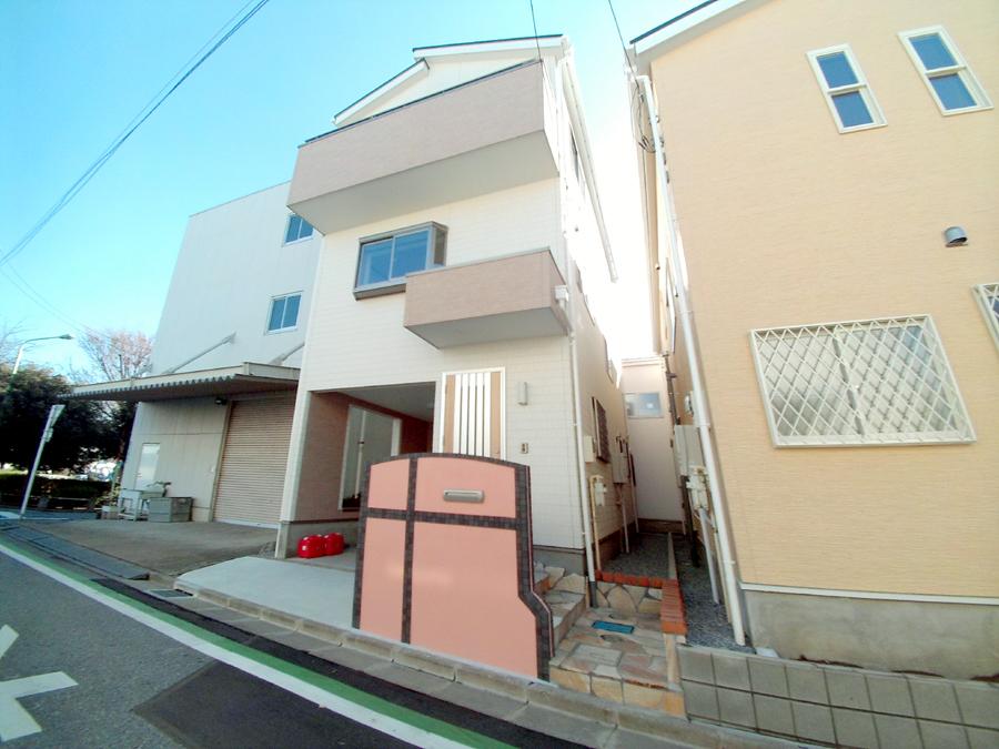 Local photos, including front road. Was building completed. Such as the actual image from per yang, We have to wait all the time so you can see directly. 