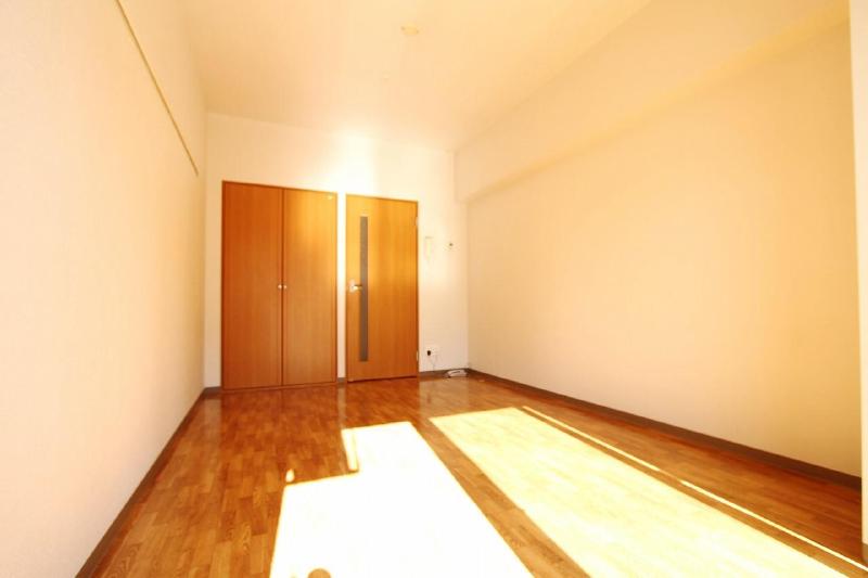 Other room space. Reinforced concrete of the inner wall of the formula Excellent sound insulation