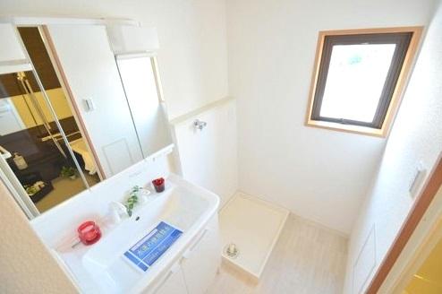 Wash basin, toilet. ~ New Renovation Example of construction ~