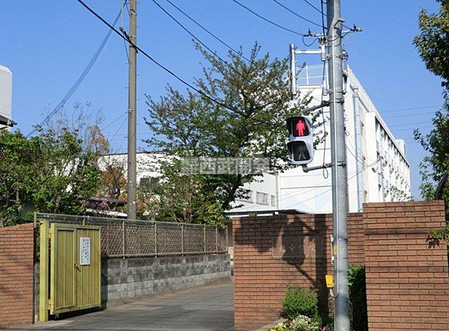 Junior high school. 2580m until Kawaguchi Tatsukita junior high school