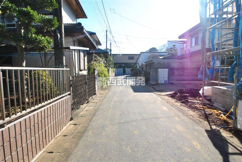 Local photos, including front road. Local (12 May 2013) Shooting