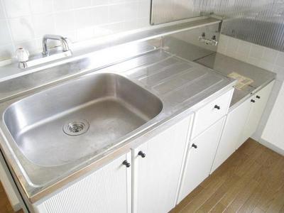 Kitchen. Kitchen gas stove installation Allowed