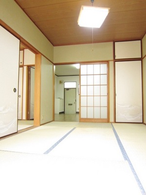 Living and room.  ☆ Japanese-style room of small children worry ☆