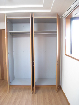 Receipt. 6.1 Pledge of Western-style storage space