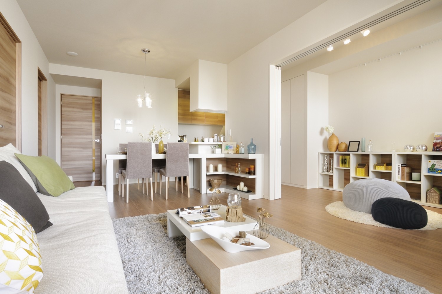 Breadth of loose put the furniture. Western-style (2) and a further spacious integrally