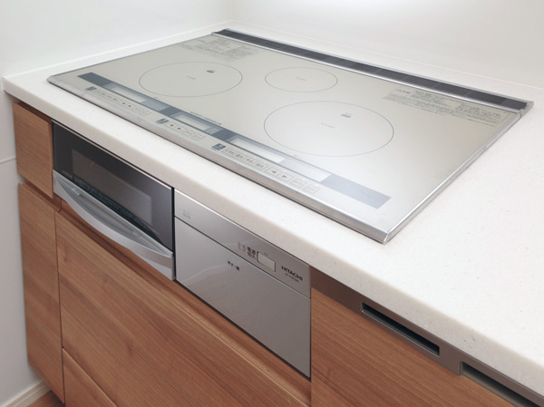 Kitchen.  [IH cooking heater] Safe and clean because without a fire