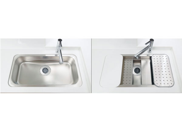 Kitchen.  [Utility sink] Width of about 88cm ・ Cooking plate and draining plate taking advantage of the size of the depth of about 20cm will be installed.