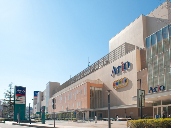 Building structure. Also a large shopping center Ario Kawaguchi a cinema complex (walk 17 minutes ・ About 1320m)