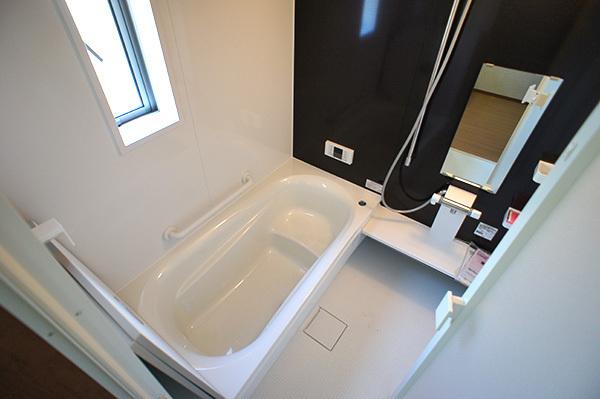 Bathroom. 1 Building