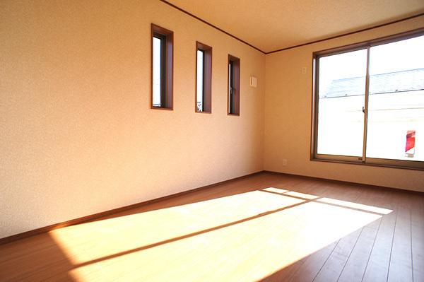 Non-living room. 1 Building