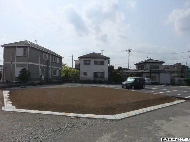 Local photos, including front road. Local (April 2013) Shooting