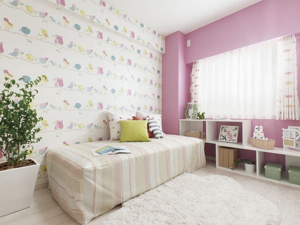 Directions to the model room (a word from the person in charge)