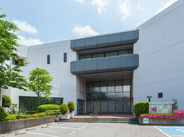 Surrounding environment. Yokozone community center ・ Library (about 640m ・ An 8-minute walk)