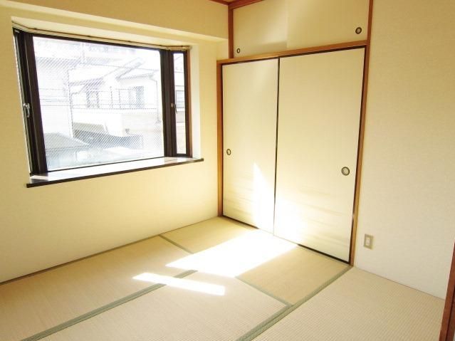 Receipt. There are housed in each room.