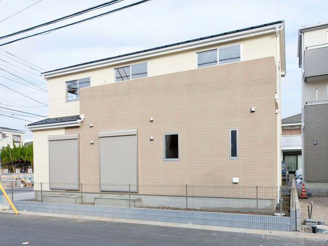 Local appearance photo. Local (12 May 2013) Shooting