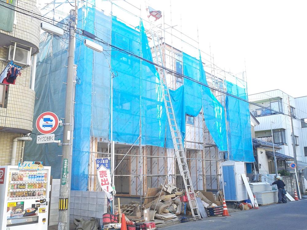 Local appearance photo. Local (12 May 2013) Shooting