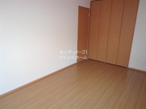 Non-living room. 5 Building