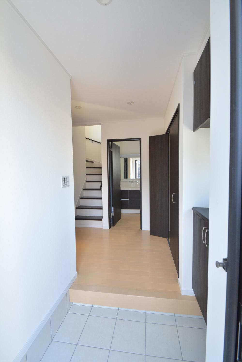 Entrance. Local (12 May 2013) Shooting