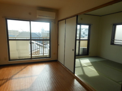 Living and room. Room 2