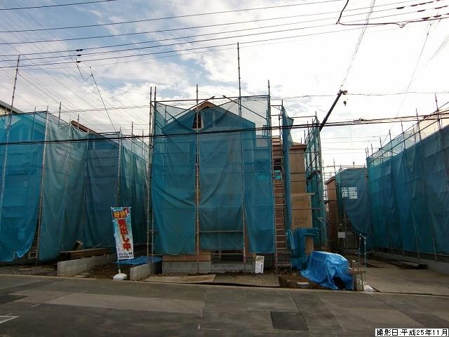 Local photos, including front road. Local (11 May 2013) Shooting